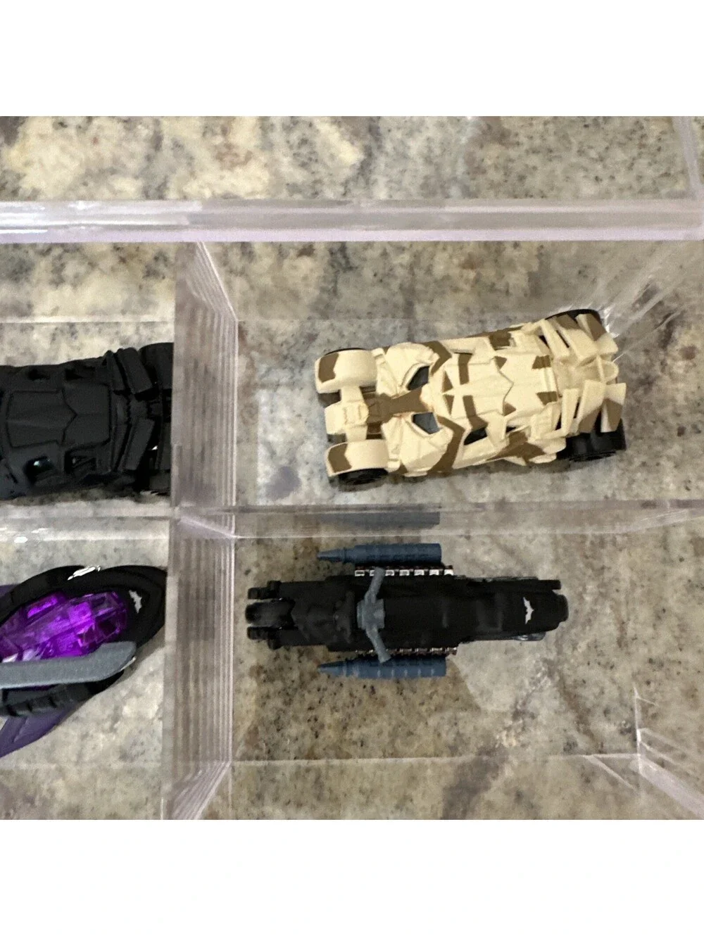 4x Hot Wheels Batman Vehicles & 4x Batman Mini Figures + Display Case